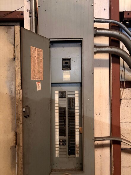 More Photos Of 4481 Lamb Ave, Union Point Warehouse For Sale