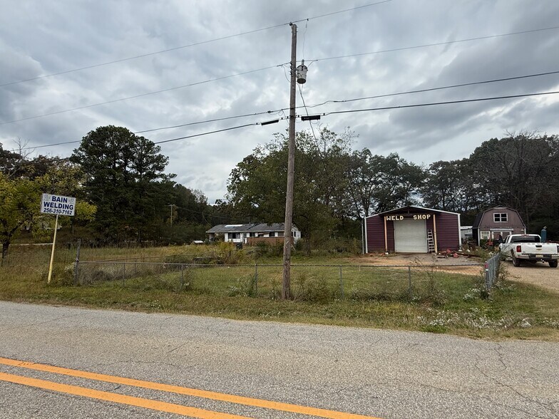 More Photos Of 2033 Winchester Rd, Anniston Flex For Sale