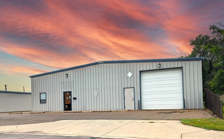 Primary Photo Of 735 N Gow St, Wichita Warehouse For Lease