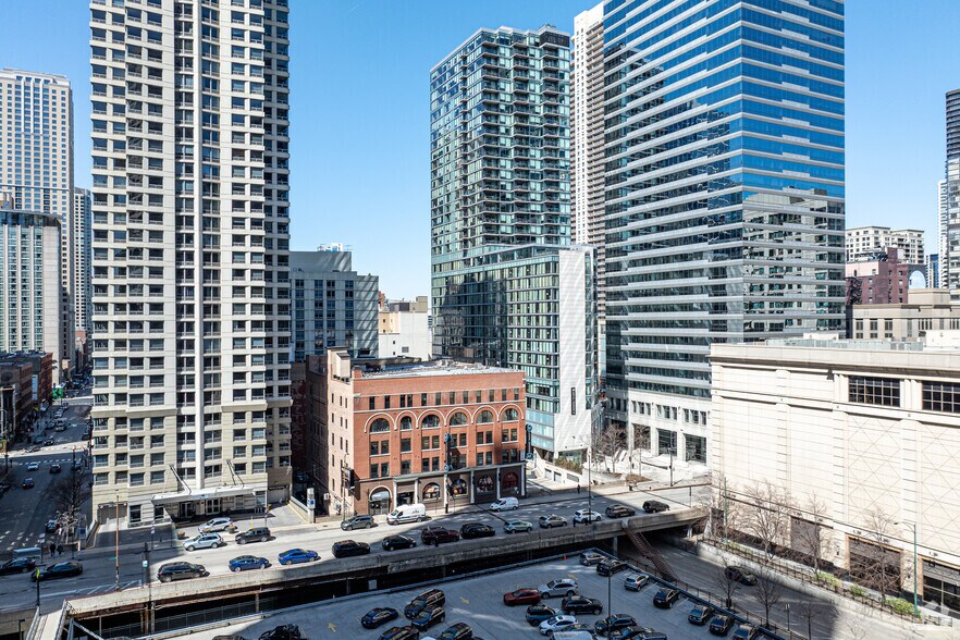 More Photos Of 444 N Wabash Ave, Chicago Office For Lease