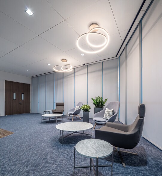 More Photos Of 4828-4888 Loop Central Dr, Houston Unknown For Lease