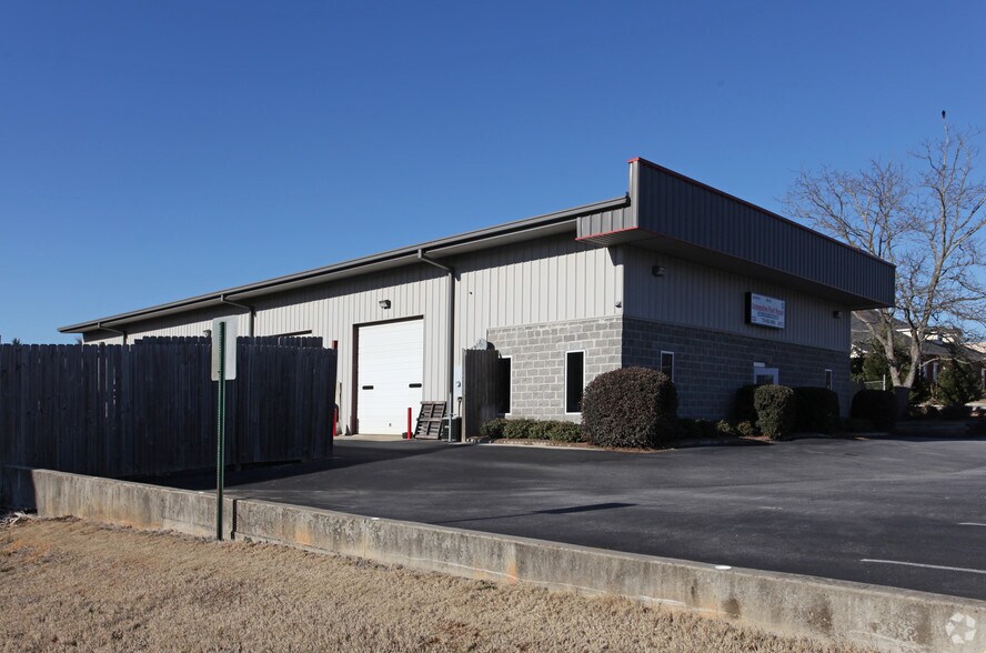 More Photos Of 1221 Royal Dr, Conyers Auto Repair For Sale