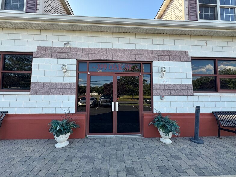 More Photos Of 399 Oak St, South Amboy Flex For Lease