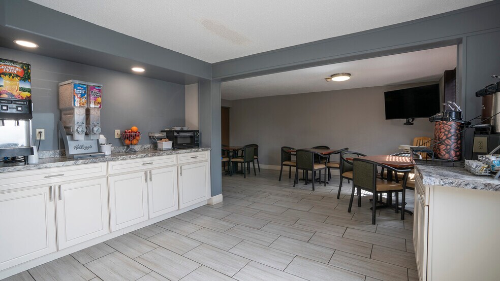 More Photos Of 2006 S Haynes Ave, Miles City Hotel For Sale