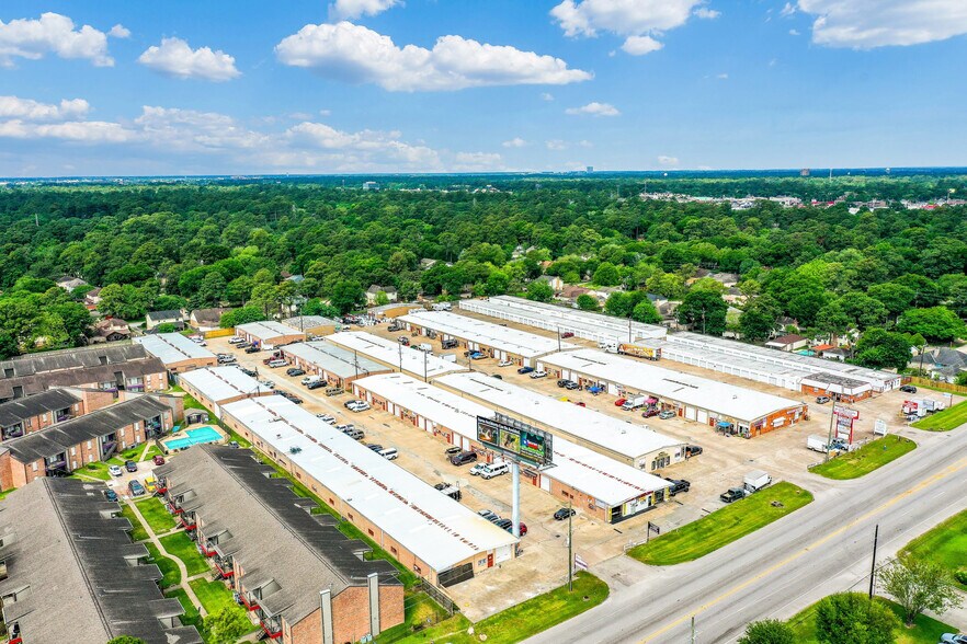 Primary Photo Of 13329 Veterans Memorial Dr, Houston Warehouse For Lease