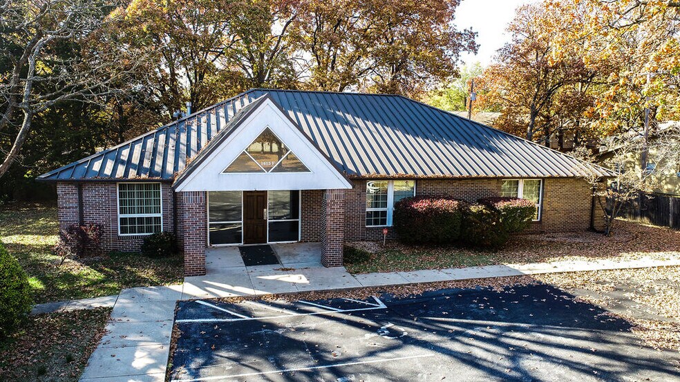 Primary Photo Of 1615 S Ingram Mill Rd, Springfield Office For Lease
