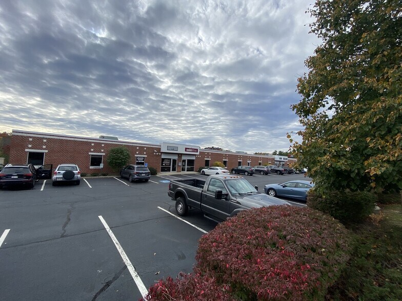 More Photos Of 293-317 Libbey Industrial Pky, Weymouth Light Distribution For Lease