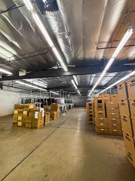 More Photos Of 1671 E 23rd St, Los Angeles Warehouse For Sale