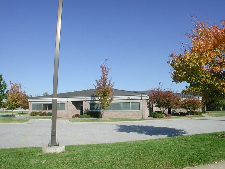 Primary Photo Of 905 NE McClain Rd, Bentonville Coworking Space