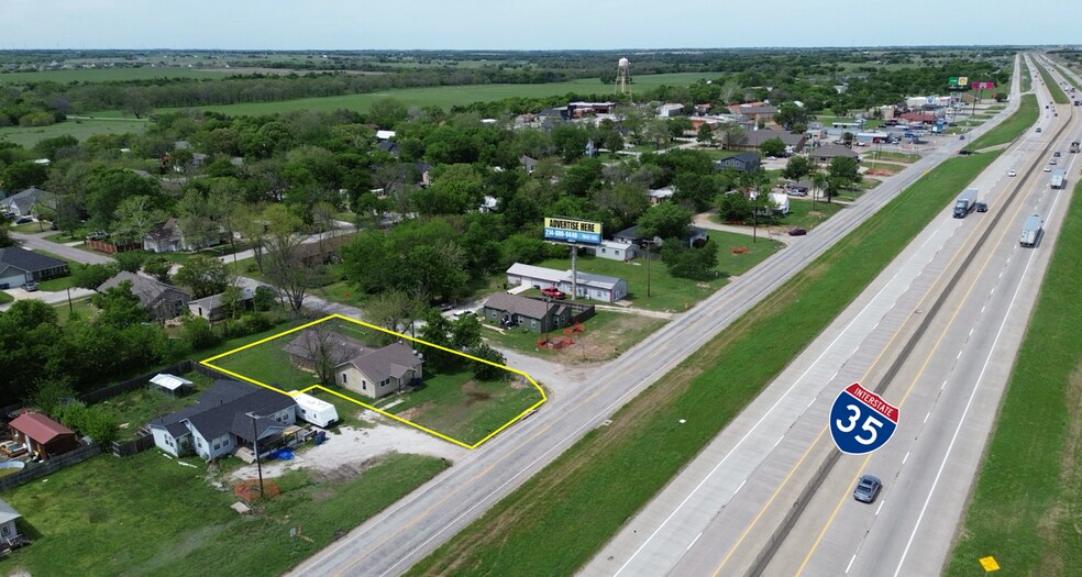 More Photos Of 401 I-35 Frontage rd, Valley View Land For Sale