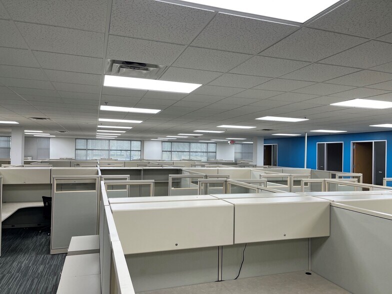 More Photos Of 785 Greens Pky, Houston Office For Sale
