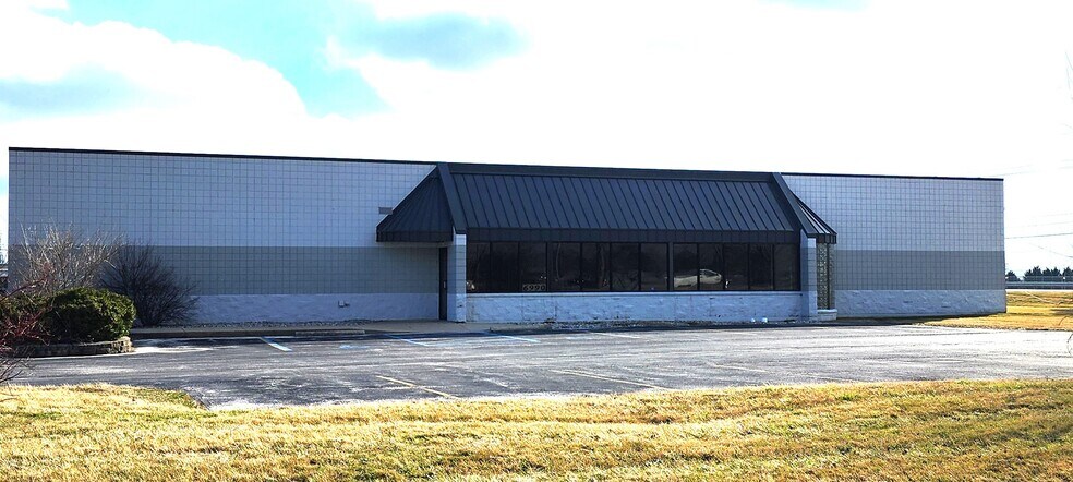 More Photos Of 2725 Tracy Rd, Northwood Light Manufacturing For Lease