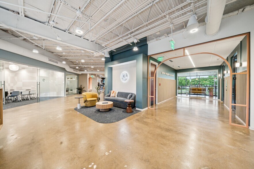 More Photos Of 4101 Cox Rd, Glen Allen Coworking Space