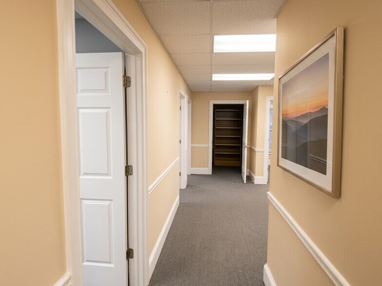 More Photos Of 6298 Baker Ct, Norcross Office Residential For Lease