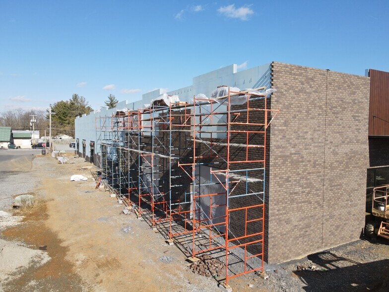 More Photos Of 110 Whitewood Blvd, Johnson City General Retail For Lease