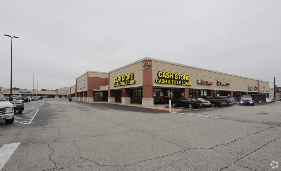 More Photos Of 12520-12586 Westheimer Rd, Houston General Retail For Lease