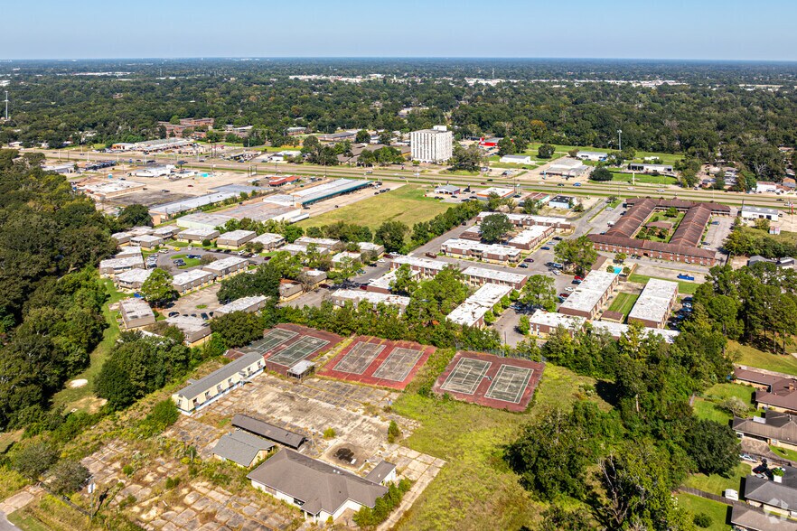 More Photos Of 10530 Florida Blvd, Baton Rouge Apartments For Sale