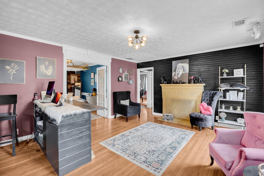 More Photos Of 449 S Hill St, Buford Office For Sale