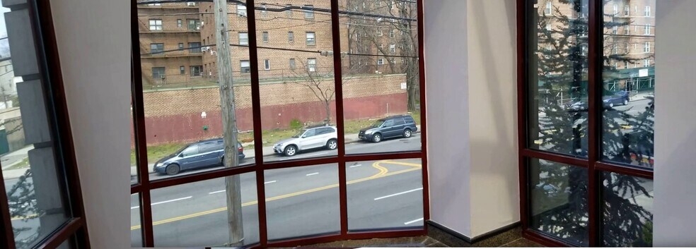 More Photos Of 189-10 Hillside Ave, Hollis Medical For Sale