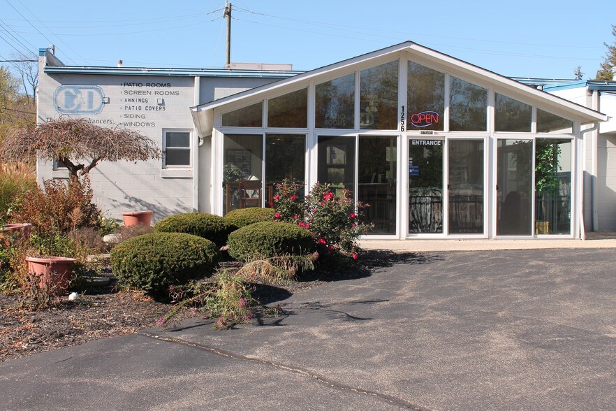 More Photos Of 1256 W Sharon Rd, Cincinnati Warehouse For Sale