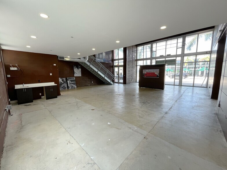 More Photos Of 6301 Biscayne Blvd, Miami Unknown For Lease