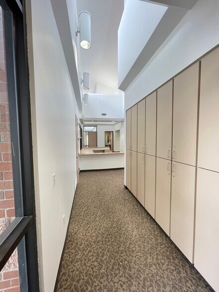 More Photos Of 215 Oak Dr S, Lake Jackson Medical For Lease