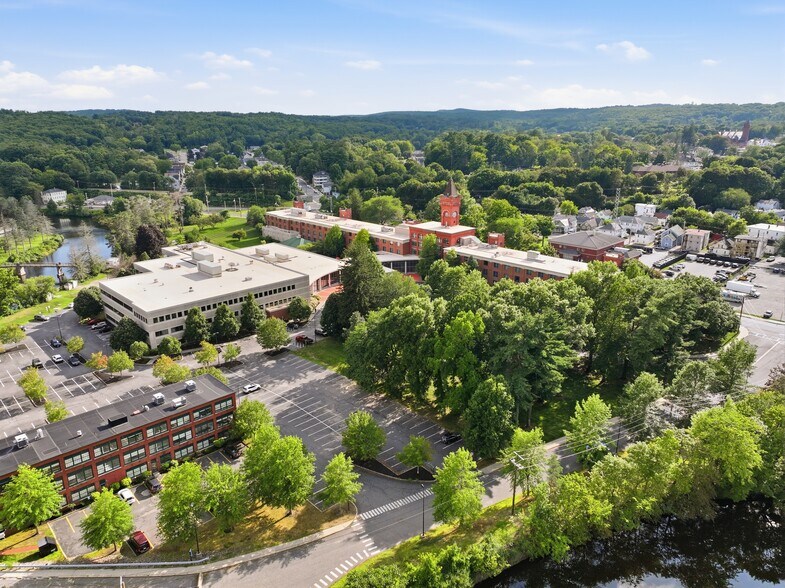 More Photos Of 14 Mechanic St, Southbridge Hotel For Sale