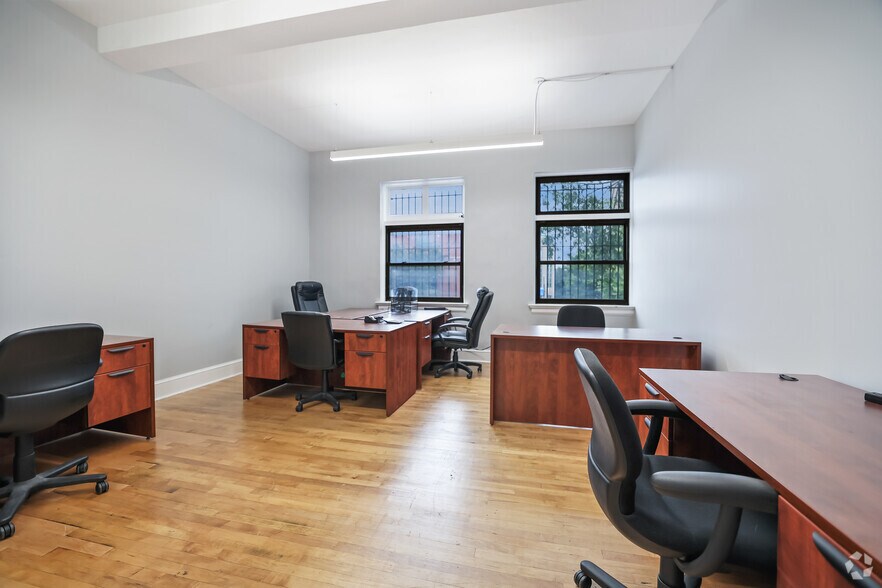 More Photos Of 424 E Grace St, Richmond Bank For Lease
