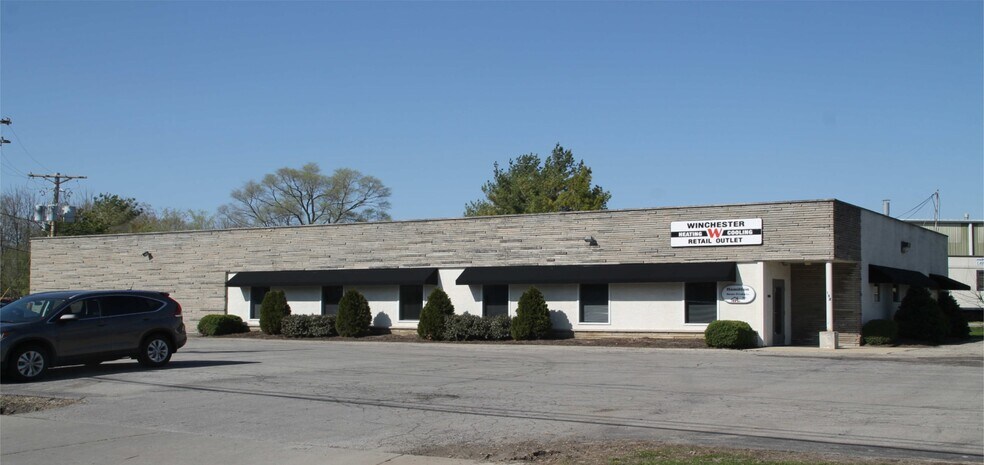 More Photos Of 152 W Waterloo St, Canal Winchester Freestanding For Lease