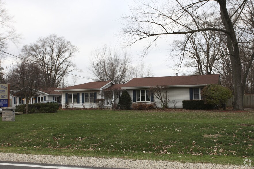 More Photos Of 4403 S Roberts Rd, Island Lake Veterinarian Kennel For Sale