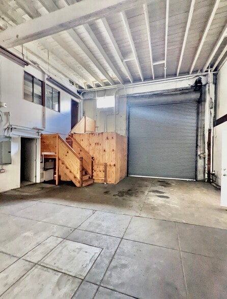 More Photos Of 400 Franklin St, Oakland Warehouse For Lease