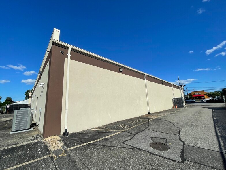 More Photos Of 1787-1797 Middle Country Rd, Centereach Storefront For Lease