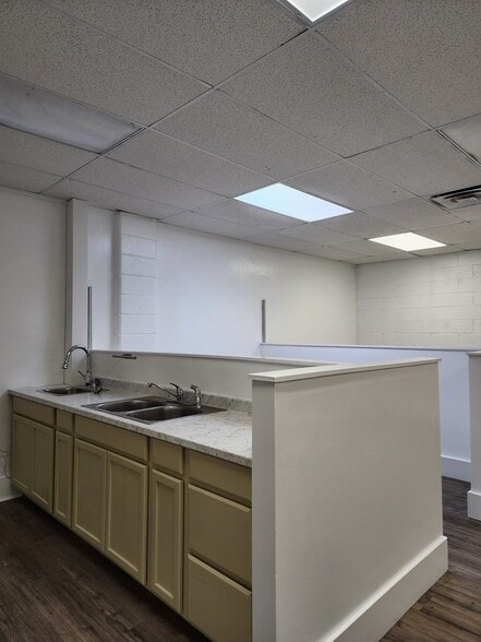 More Photos Of 43 Mays Landing Rd, Somers Point Storefront Retail Office For Lease