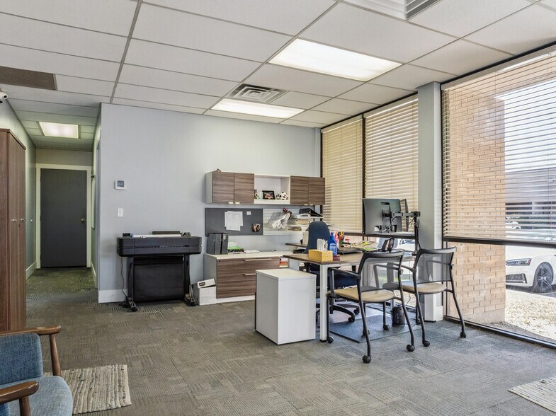 More Photos Of 5098 W Amelia Earhart, Salt Lake City Light Manufacturing For Sale