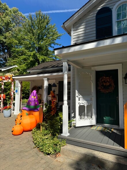 More Photos Of 20 Lewis St, Basking Ridge Freestanding For Lease