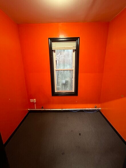 More Photos Of 202 Merrick Rd, Rockville Centre Storefront Retail Office For Lease