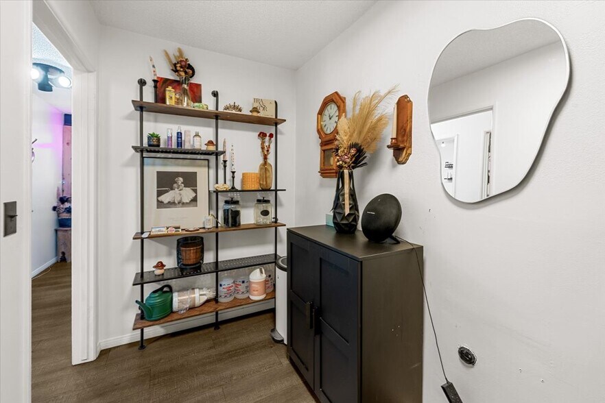More Photos Of 40585 Big Bear Blvd, Big Bear Lake Office For Sale