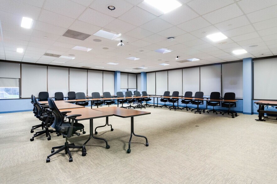 More Photos Of 200 Galbert Rd, Lafayette Office For Lease