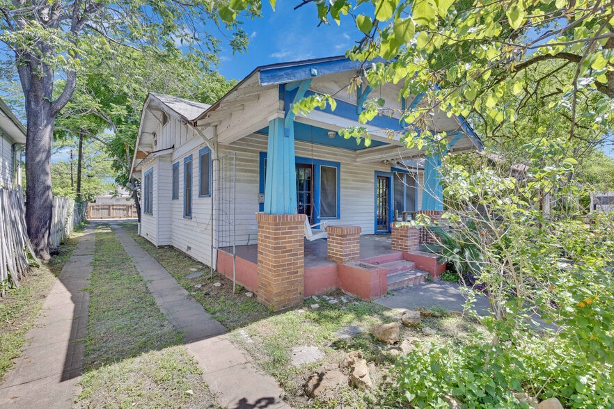 More Photos Of 1006 E Cesar Chavez St, Austin Office Residential For Sale