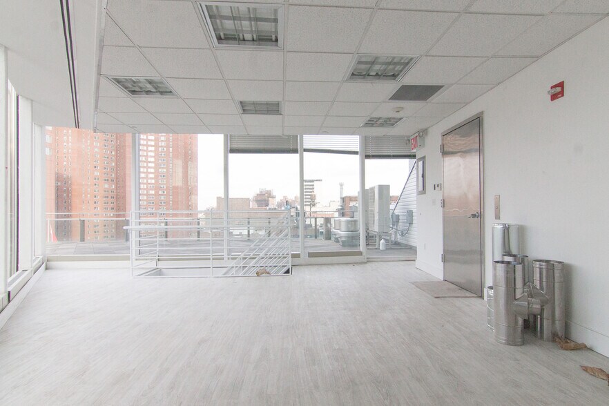 More Photos Of 17 Chatham Sq, New York Loft Creative Space For Lease