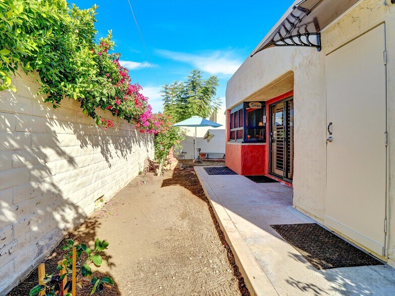 More Photos Of 525 S Thornhill Rd, Palm Springs Apartments For Sale