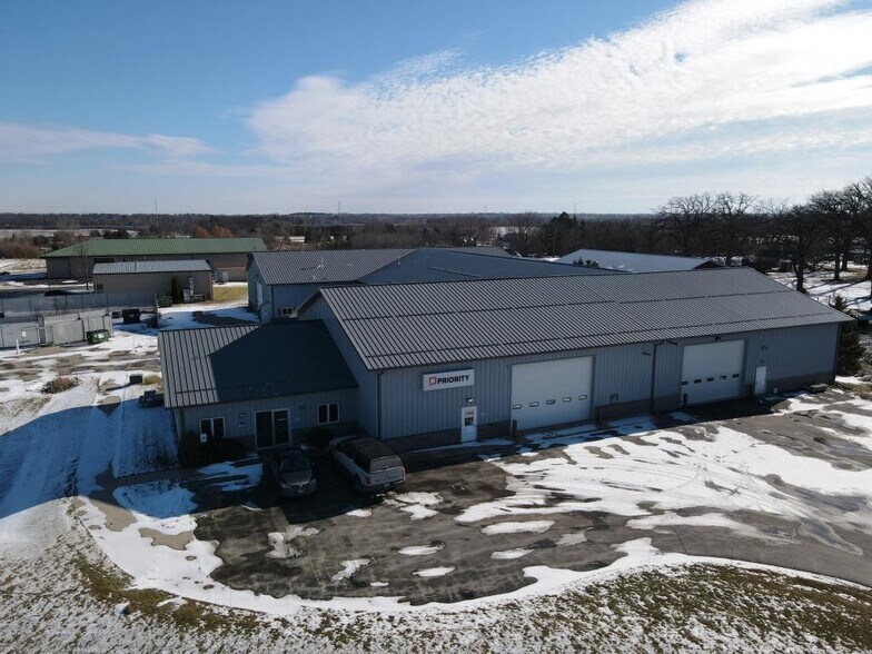 Primary Photo Of 8635 Hollander Dr, Franksville Manufacturing For Lease