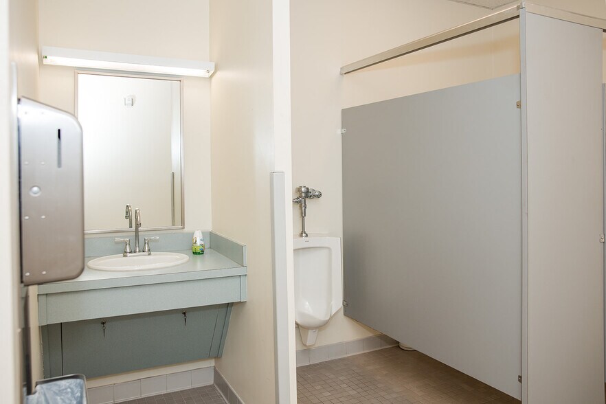 More Photos Of 101B Villa Dr, Daphne Medical For Lease