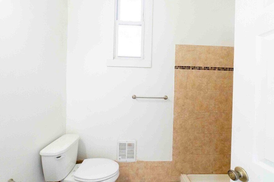 More Photos Of 3856 Lancaster Ave, Philadelphia Office For Lease