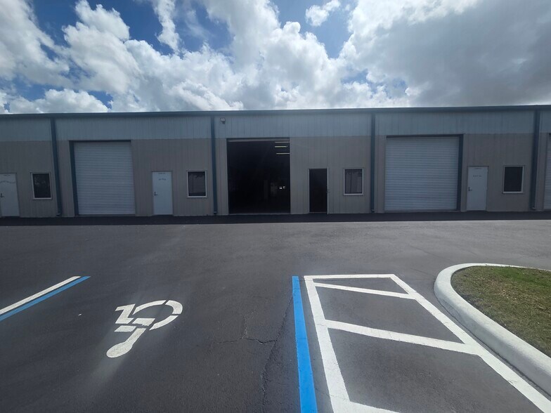 More Photos Of 4595 Progress Ave, Naples Warehouse For Sale
