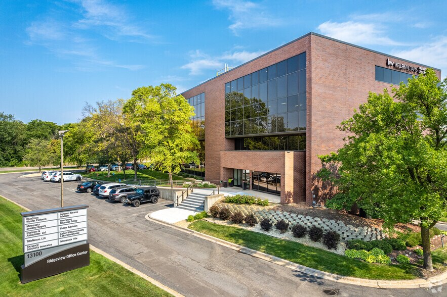 More Photos Of 13100 Wayzata Blvd, Minnetonka Office For Lease