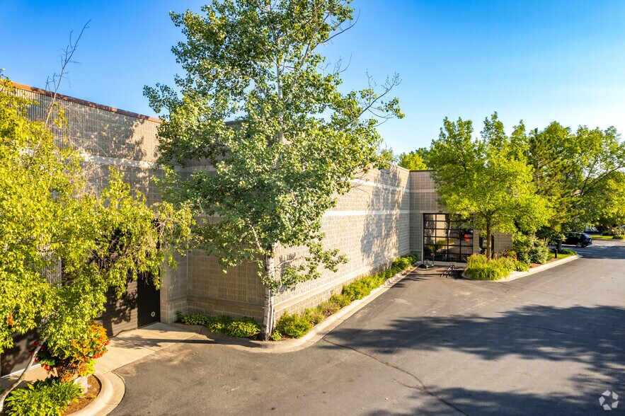 More Photos Of 5852-5870 Baker Rd, Minnetonka Unknown For Lease