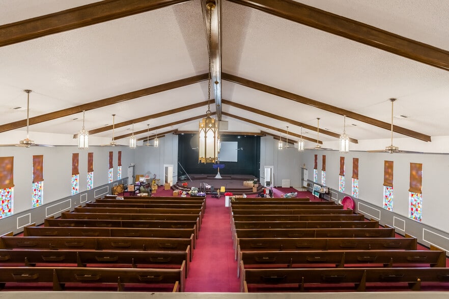 More Photos Of 1809 34th St, Lubbock Religious Facility For Sale