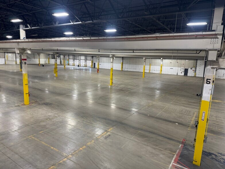 More Photos Of 2380 E Millikin Pky, Decatur Distribution For Lease