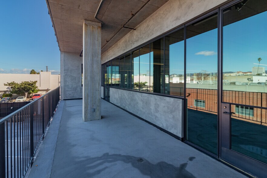 More Photos Of 1650 Euclid St, Santa Monica Office For Sale